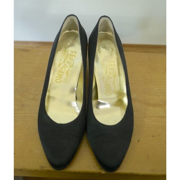 Vintage Ferragamo Made in Italy Black Satin Fabric Dress Pumps Heels 5.5B 35.5 - Picture 2 of 9